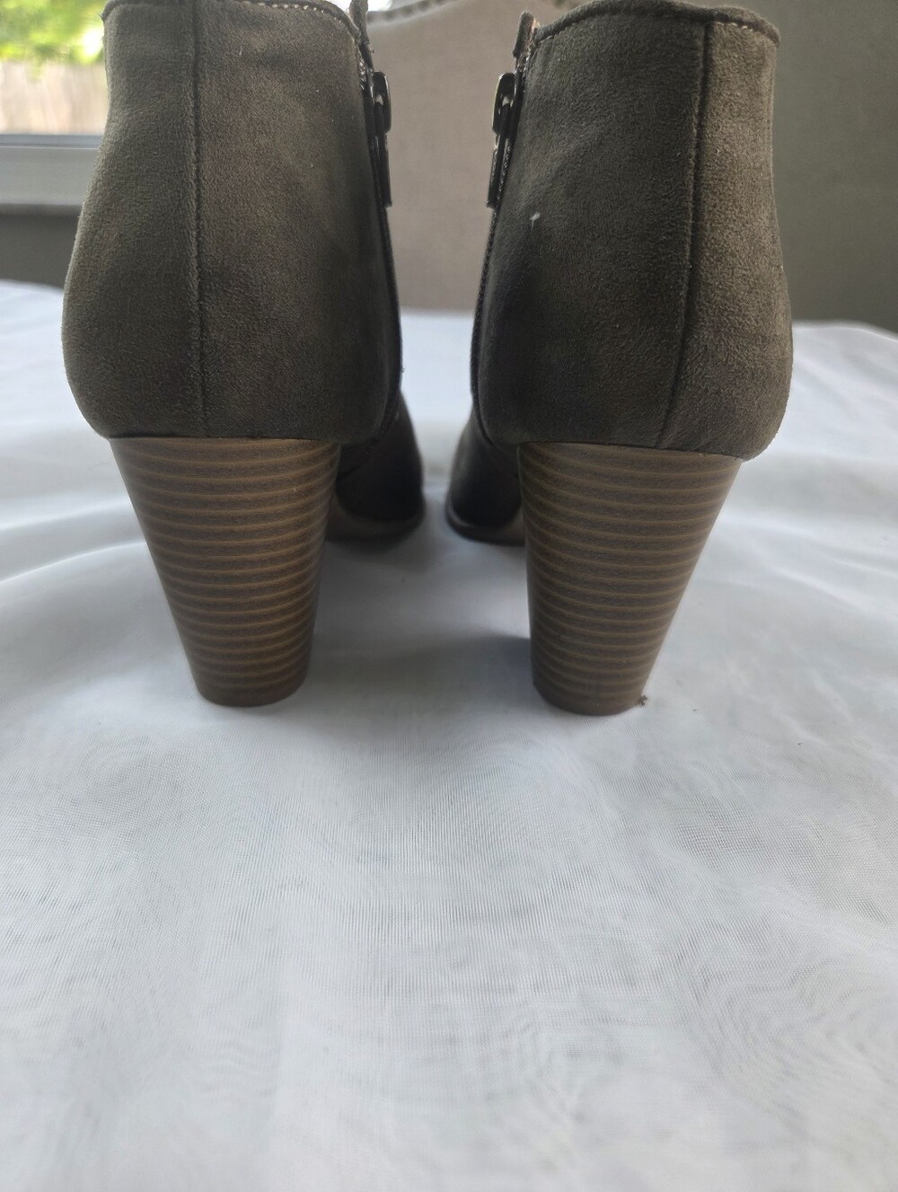 Old Navy Olive Green Faux Suede Ankle Booties with Stacked Heel - Picture 3 of 6